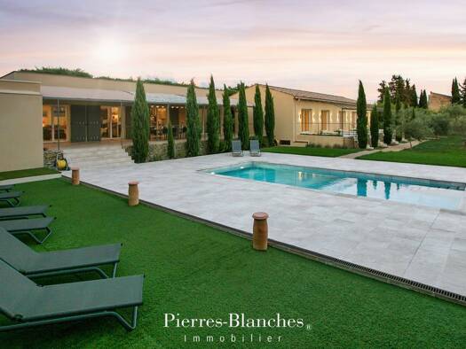 Haus zum Kauf 1.484.000 € 267 m² 6.692 m² Grundstück Nord Uzès 30700