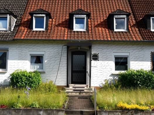 Reihenmittelhaus zum Kauf 164.000 € 8 Zimmer 103,3 m² 526 m² Grundstück Korbach Korbach 34497