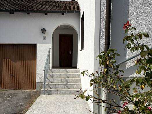 Mehrfamilienhaus zum Kauf provisionsfrei 298.000 € 6 Zimmer 160 m² 750 m² Grundstück frei ab sofort Roßbach Roßbach 94439