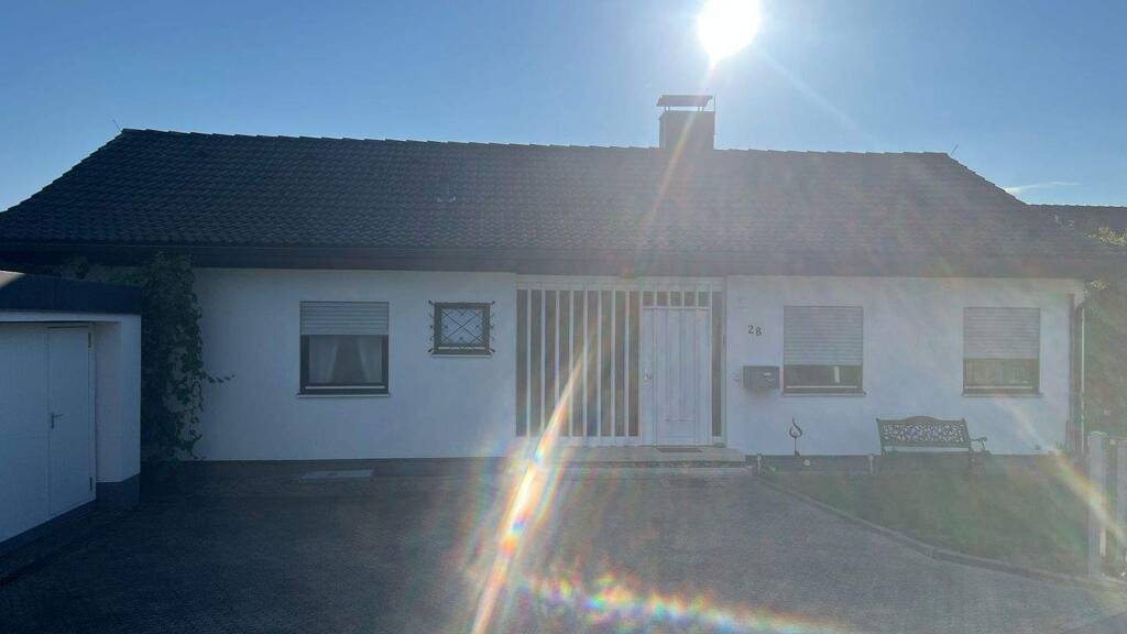 Einfamilienhaus zum Kauf 690.000 € 9 Zimmer 250 m² 800 m² Grundstück frei ab sofort Im Rebacker 28 Brombach Lörrach 79541