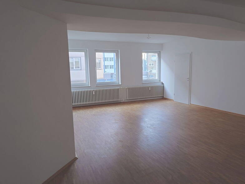 Wohnung zur Miete 740 € 2 Zimmer 81 m² 1. Geschoss frei ab 15.05.2025 Blumenstr. 3 Mitte Hannover 30159