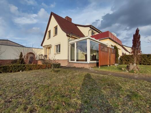 Doppelhaushälfte zum Kauf 5 Zimmer 160 m² 586 m² Grundstück frei ab sofort Parchim 19370