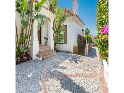 Chalet zur Miete 14.000 € 5 Zimmer 578 m² 1.083 m² Grundstück Marbella 29602