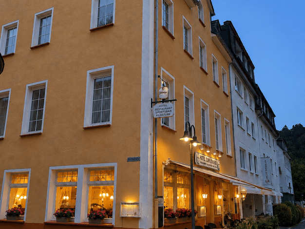 Hotel zum Kauf 329.000 € 7 Zimmer 13 Betten 120 m² Gastrofläche 134 m² Grundstück Bad Bertrich Bad Bertrich 56864