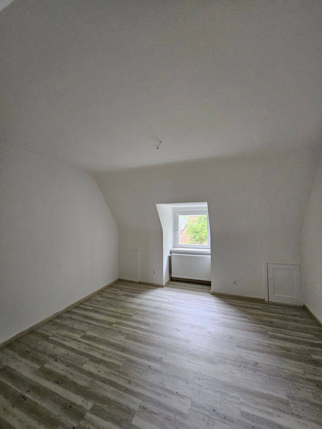Renovierte DG-Wohnung mit Balkon in Wakenitznähe – Lübeck – Vorschaubild 4