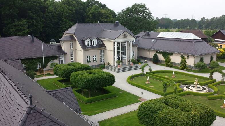 Villa zum Kauf provisionsfrei 1.555.500 € 12 Zimmer 1.082 m² 9.536 m² Grundstück Papitz Kolkwitz 03099