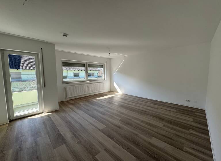Wohnung zur Miete 675 € 3 Zimmer 89,8 m²<br/>Wohnfläche 3.<br/>Geschoss ab sofort<br/>Verfügbarkeit Baumholder 55774