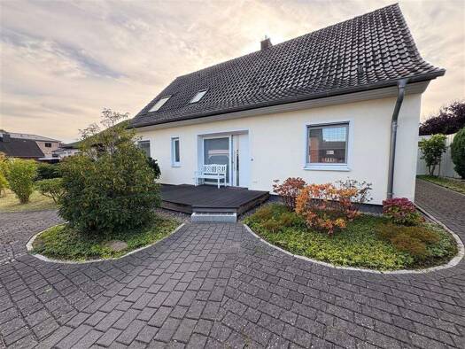 Einfamilienhaus zum Kauf 589.000 € 7 Zimmer 185,5 m² 1.126 m² Grundstück frei ab sofort Bordesholm 24582