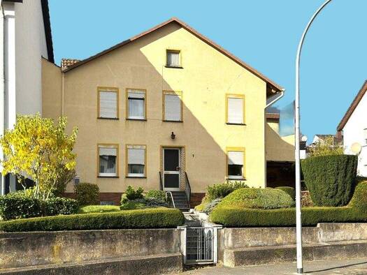 Mehrfamilienhaus zum Kauf provisionsfrei 129.000 € 6 Zimmer 150 m² 567 m² Grundstück Göttinger Straße 7 Bebra 36179