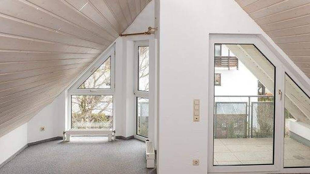 Wohnung zum Kauf 29.000 € 2 Zimmer 77 m² Hohndorf Greiz 07973