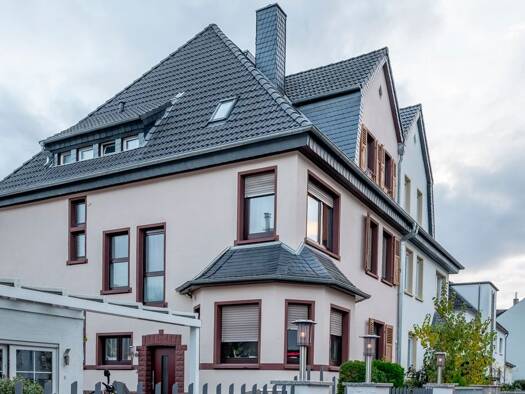 Mehrfamilienhaus zum Kauf 830.000 € 8 Zimmer 216 m² 446 m² Grundstück frei ab sofort Neu-Isenburg 63263