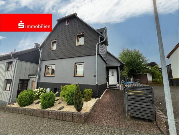 Doppelhaushälfte zum Kauf 195.000 € 4 Zimmer 120 m² 447 m² Grundstück Ewersbach Dietzhölztal 35716