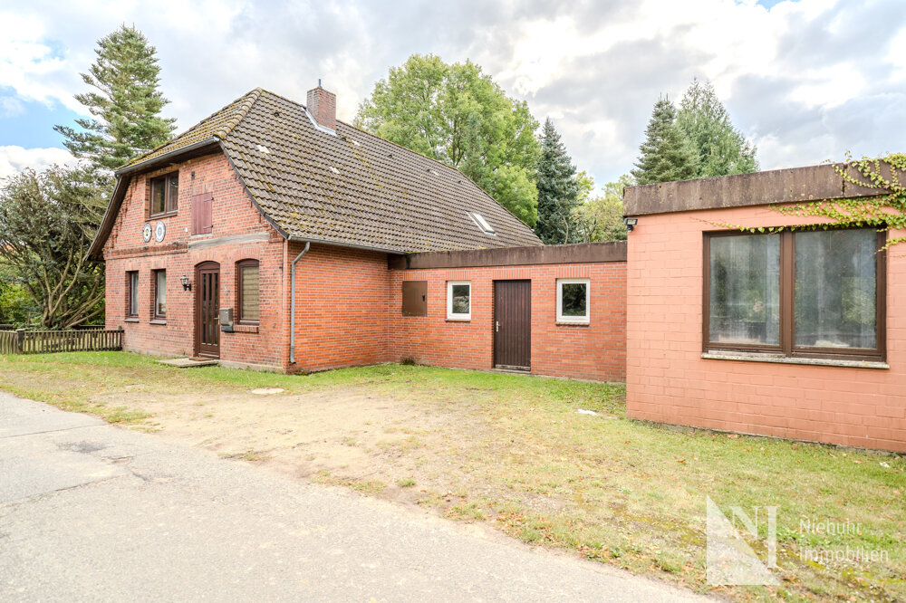 Einfamilienhaus zum Kauf 235.000 € 7 Zimmer 170 m²<br/>Wohnfläche 1.700 m²<br/>Grundstück ab sofort<br/>Verfügbarkeit Nahrendorf Nahrendorf 21369