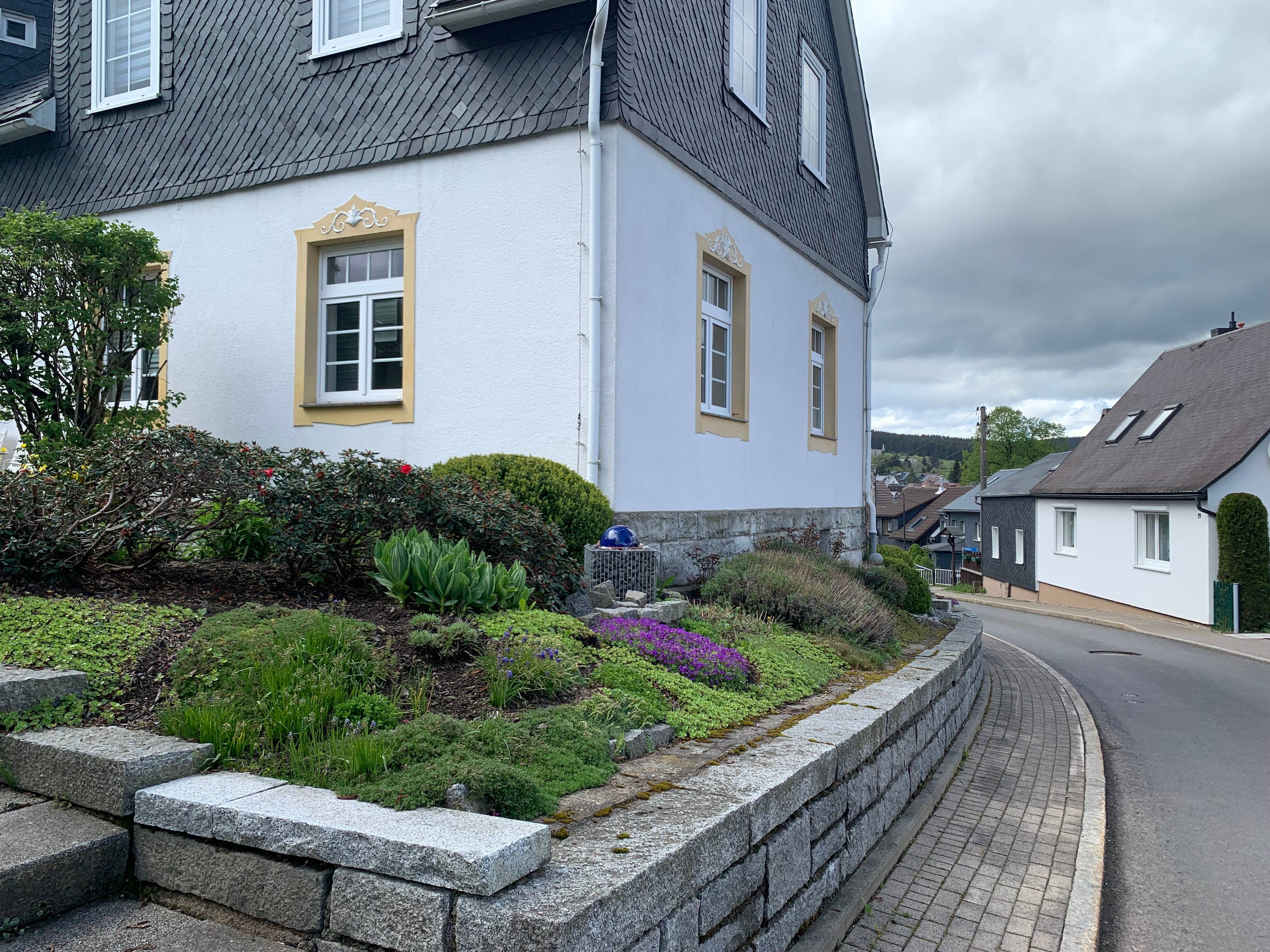 Einfamilienhaus zum Kauf provisionsfrei 285.000 € 7 Zimmer 171 m²<br/>Wohnfläche 944 m²<br/>Grundstück ab sofort<br/>Verfügbarkeit Vesser Schmiedefeld am Rennsteig 98711