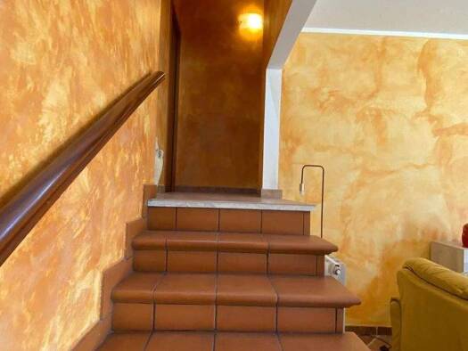 Wohnung zum Kauf 85.000 € 2 Zimmer 100 m² frei ab sofort Urbe 17048