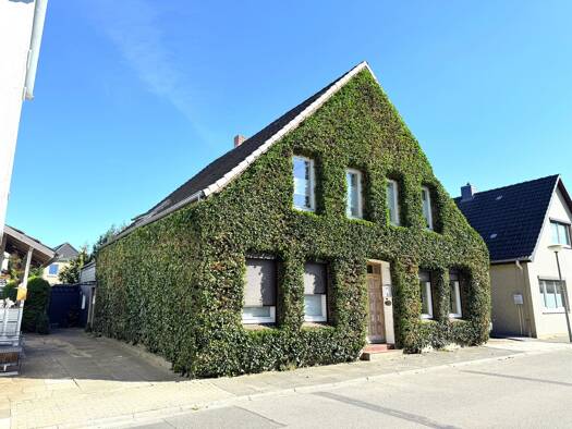 Einfamilienhaus zum Kauf 295.000 € 7 Zimmer 200 m² 389 m² Grundstück Bad Bramstedt 24576