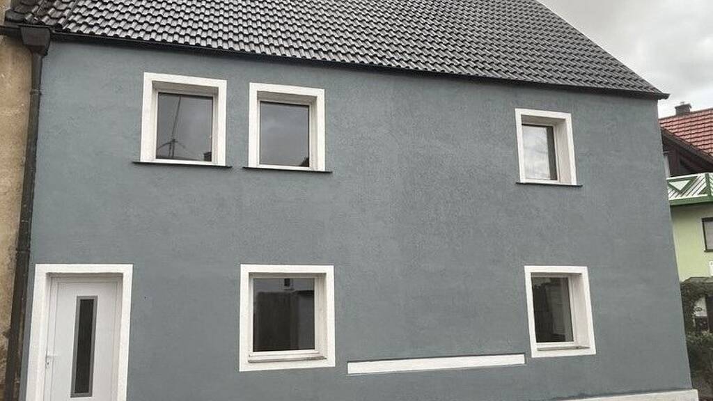 Doppelhaushälfte zum Kauf 125.000 € 8 Zimmer 126 m² 205 m² Grundstück Ebnath 95683