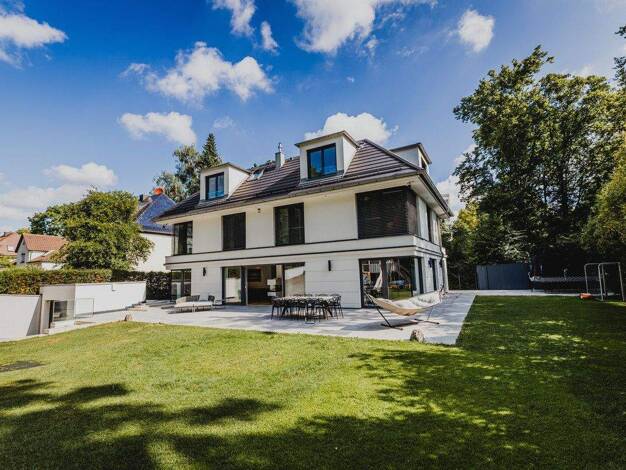 Villa zum Kauf 7 Zimmer 342 m² 837 m² Grundstück Bogenhausen München 81925