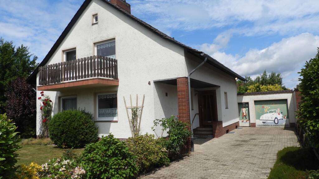 Einfamilienhaus zum Kauf 225.000 € 6 Zimmer 148 m² 751 m² Grundstück frei ab sofort Königsberger Straße 4 Wittingen 29378