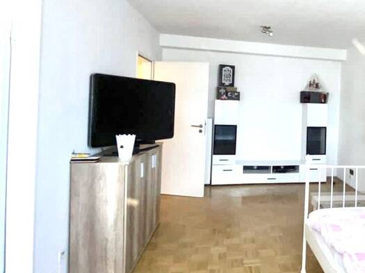 Studio zur Miete 375 € 1 Zimmer 33 m² 2. Geschoss frei ab 01.10.2026 Frohnhausen Essen 45144