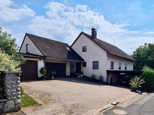 Einfamilienhaus zum Kauf provisionsfrei 395.000 € 7 Zimmer 260 m² 930 m² Grundstück Plech 91287