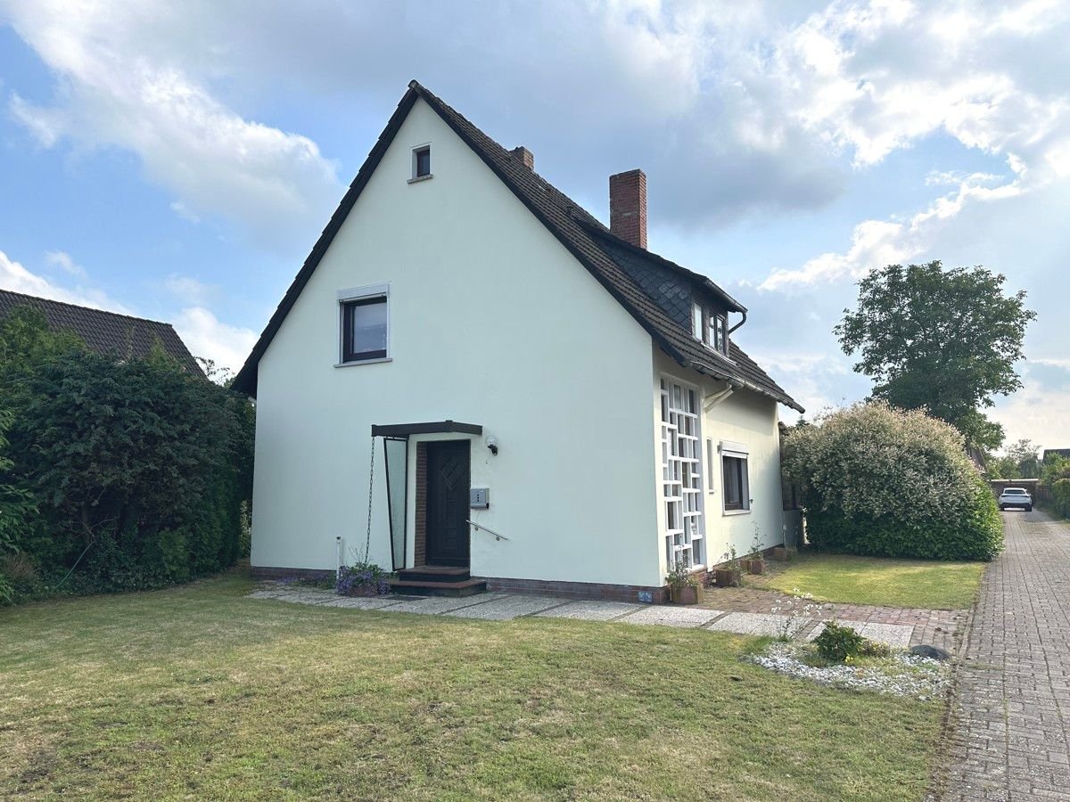 Einfamilienhaus zum Kauf 215.000 € 6 Zimmer 127 m²<br/>Wohnfläche 750 m²<br/>Grundstück Schwanewede Schwanewede 28790