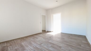 Studio zur Miete 395 € 3 Zimmer 65,6 m² 1. Geschoss Dresdener Straße 17 Spremberg Spremberg 03130