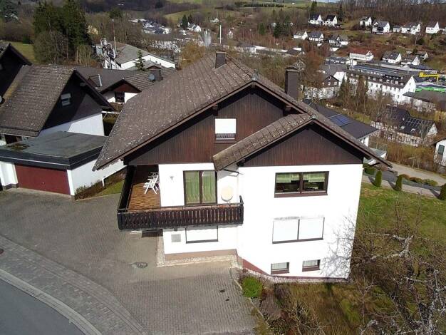 Haus zum Kauf 330.000 € 13 Zimmer 300 m² 695 m² Grundstück Hallenberg 59969