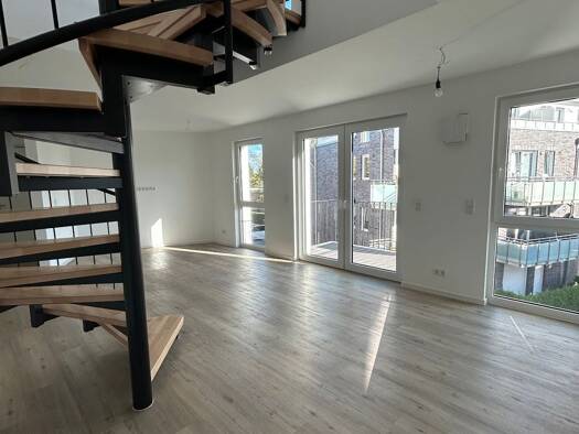 Maisonette zur Miete 1.300 € 2,5 Zimmer 84,4 m² 2. Geschoss frei ab sofort Elmshorner Straße 89 Pinneberg 25421