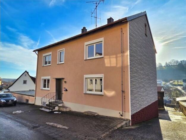Mehrfamilienhaus zum Kauf 199.000 € 6 Zimmer 165 m² 1.056 m² Grundstück frei ab sofort Neuschleichach Oberaurach 97514