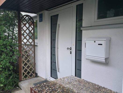 Reihenmittelhaus zur Miete 2.270 € 5 Zimmer 160 m² 130 m² Grundstück frei ab sofort Zorneding 85604