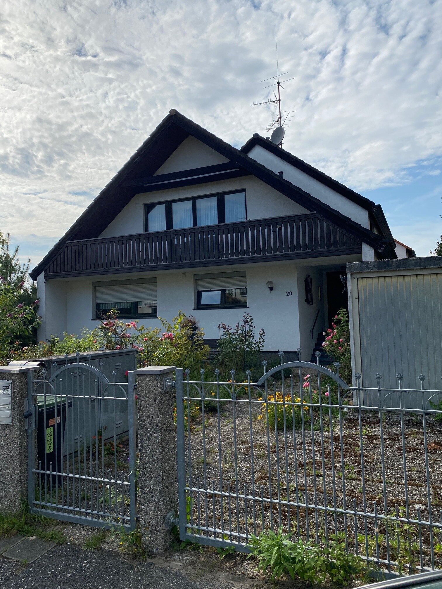 Mehrfamilienhaus zum Kauf 748.000 € 6 Zimmer 200 m²<br/>Wohnfläche 670 m²<br/>Grundstück ab sofort<br/>Verfügbarkeit Nürnberg 90475