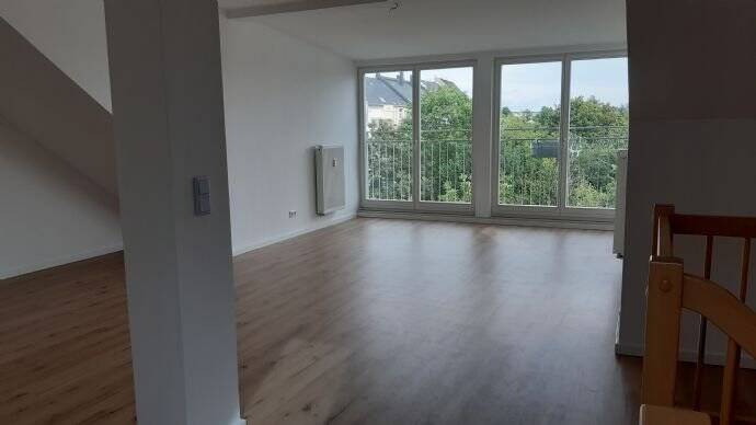 4-Zimmer-Dachgeschoss-Maisonette mit Blick ins Grüne, mit Balkon – Zietenstraße 30, 9130 Chemnitz – Bild 1 von 31