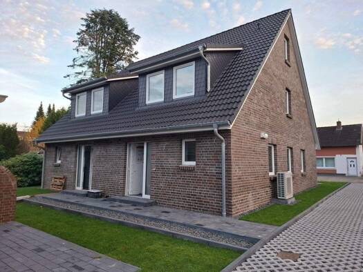 Doppelhaushälfte zur Miete 2.150 € 6 Zimmer 127 m² 204 m² Grundstück frei ab sofort Quickborn 25451