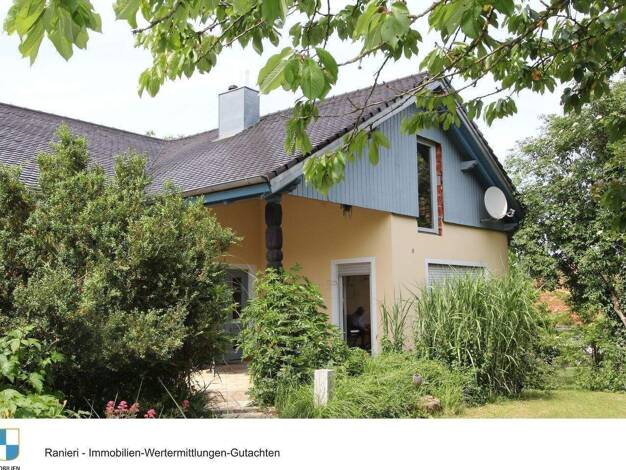 Einfamilienhaus zum Kauf 688.000 € 7 Zimmer 240 m² 1.140 m² Grundstück frei ab sofort Raiffeisenstr. 3 Thalmassing 93107