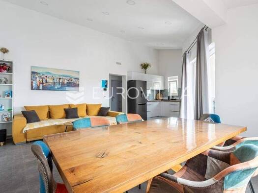 Wohnung zur Miete 850 € 2 Zimmer 70 m² 2. Geschoss Kastel Novi Kastela 21216