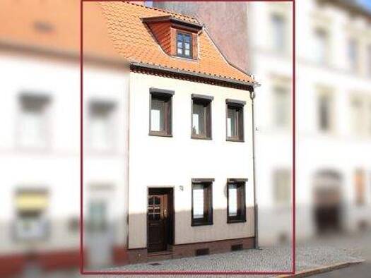 Reihenmittelhaus zum Kauf 119.000 € 5 Zimmer 117 m² 67 m² Grundstück Aschersleben 06449
