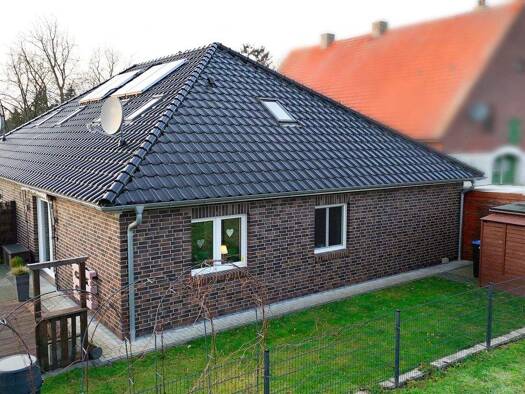 Doppelhaushälfte zum Kauf 298.000 € 4 Zimmer 120 m² 348 m² Grundstück Sievern Geestland 27607