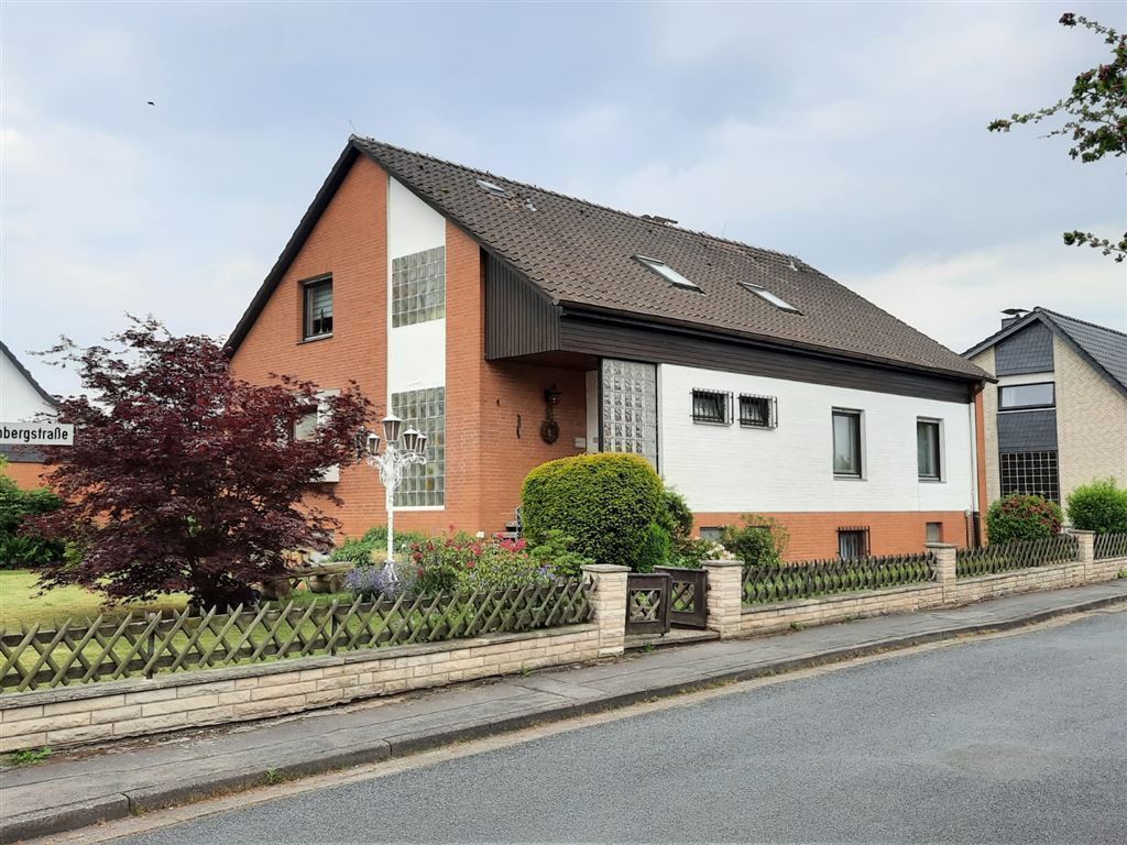 Mehrfamilienhaus zum Kauf 220.000 € 7 Zimmer 168 m²<br/>Wohnfläche 692 m²<br/>Grundstück Bodenburg Bad Salzdetfurth 31162