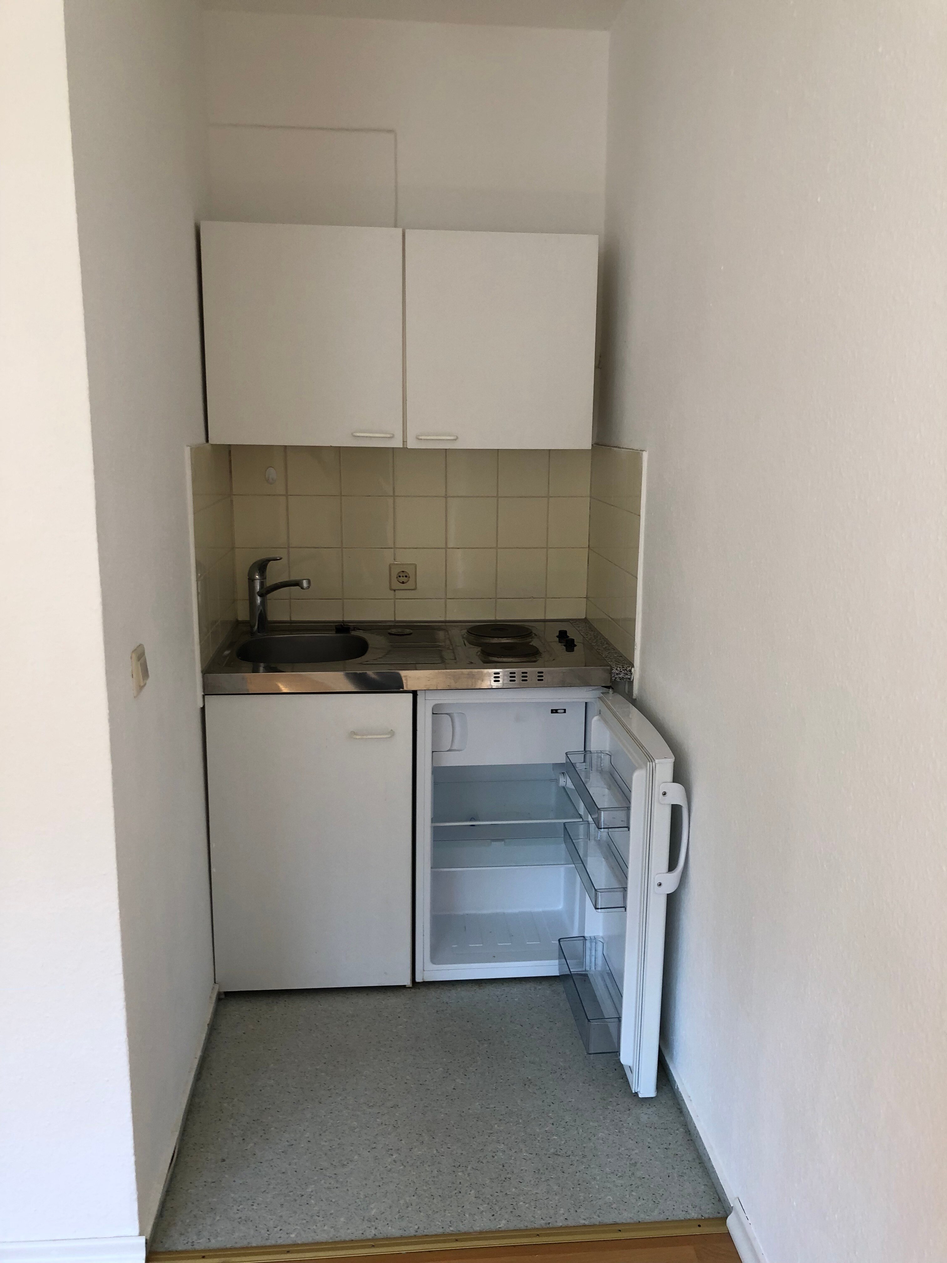 Studio zur Miete 360 € 1 Zimmer 26 m²<br/>Wohnfläche 1.<br/>Geschoss ab sofort<br/>Verfügbarkeit Spielsgasse 14-16 Niederursel Frankfurt am Main 60439