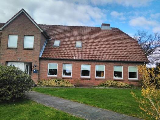Doppelhaushälfte zur Miete 1.050 € 4,5 Zimmer 175 m² Bredstedter Straße 18 Breklum 25821