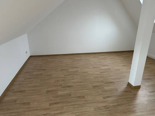 Wohnung zur Miete 620 € 3 Zimmer 82,6 m² Geschoss 3/3 frei ab sofort Altenburger Straße 2 Borna Borna 04552