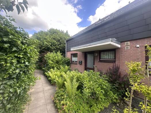 Reihenendhaus zum Kauf 265.000 € 7 Zimmer 136 m² 196 m² Grundstück Pansdorf Pansdorf, Holstein 23689