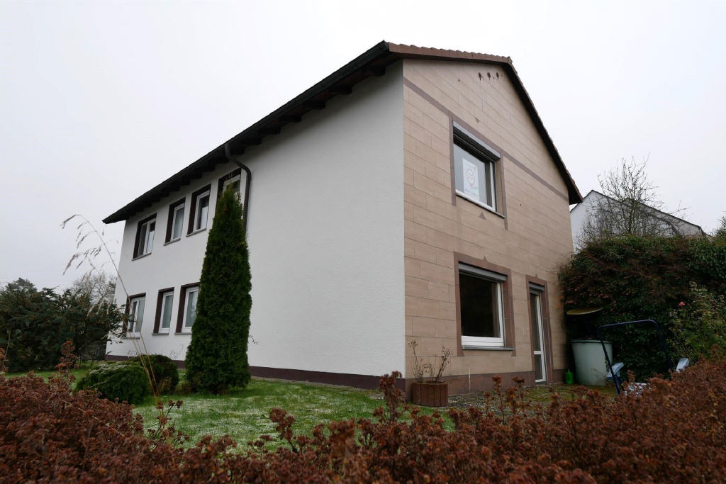 Einfamilienhaus zum Kauf 325.000 € 6 Zimmer 190 m²<br/>Wohnfläche 748 m²<br/>Grundstück Creidlitz Coburg 96450