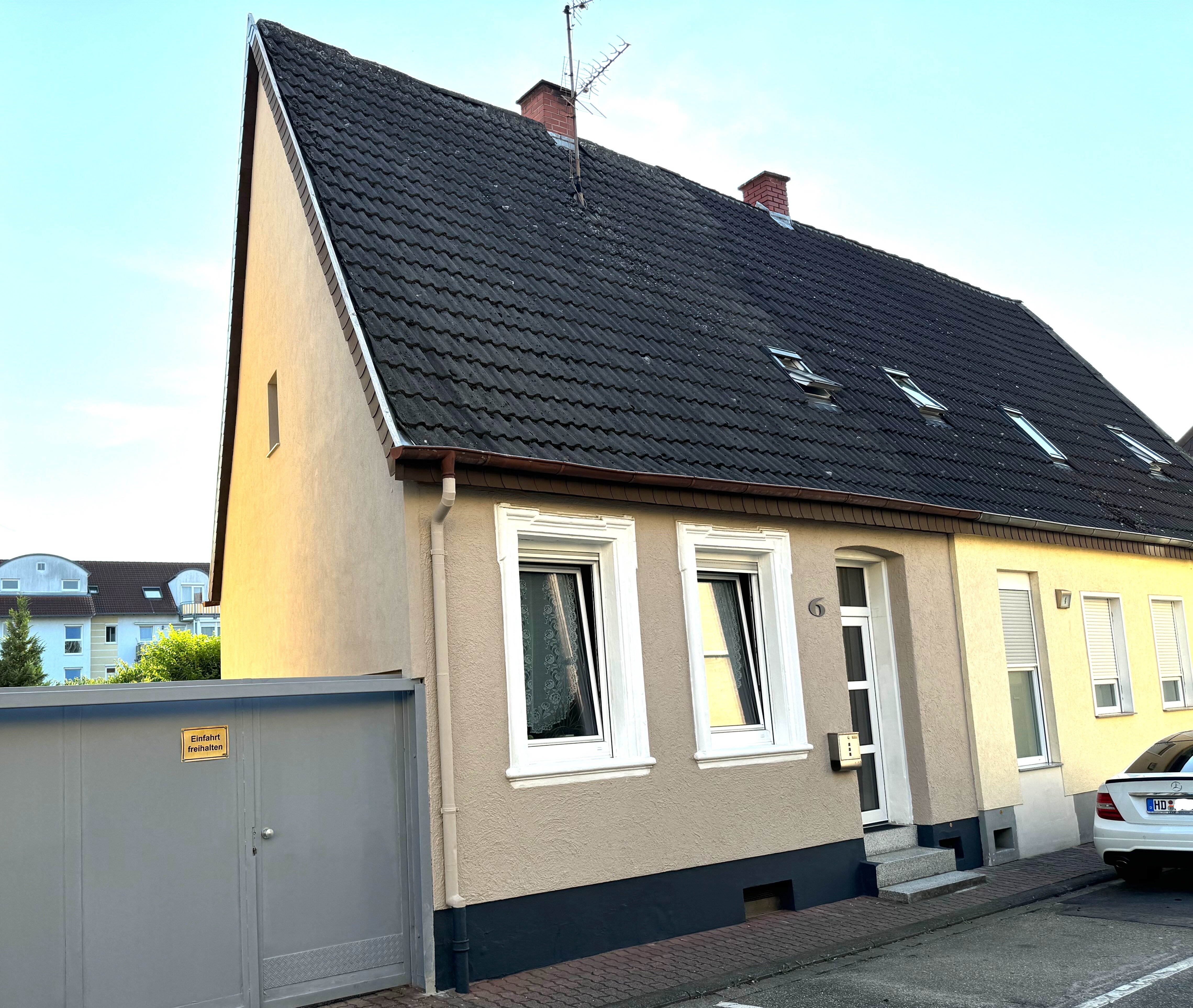 Doppelhaushälfte zum Kauf 249.000 € 4 Zimmer 81,8 m²<br/>Wohnfläche 192 m²<br/>Grundstück Leopoldstraße 6 Hockenheim 68766