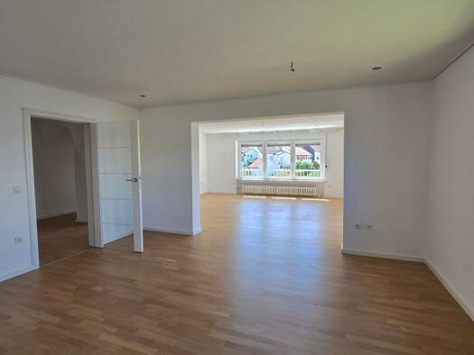 Wohnung zur Miete 1.300 € 4 Zimmer 120 m² Großwelzheim Karlstein am Main 63791
