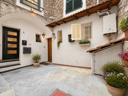 Wohnung zum Kauf 120.000 € 2 Zimmer 40 m² frei ab sofort Dolceacqua 18035