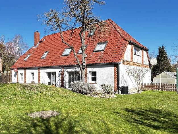 Bauernhaus zum Kauf 358.800 € 16 Zimmer 379 m² 1.951 m² Grundstück Kritzkow Laage 18299