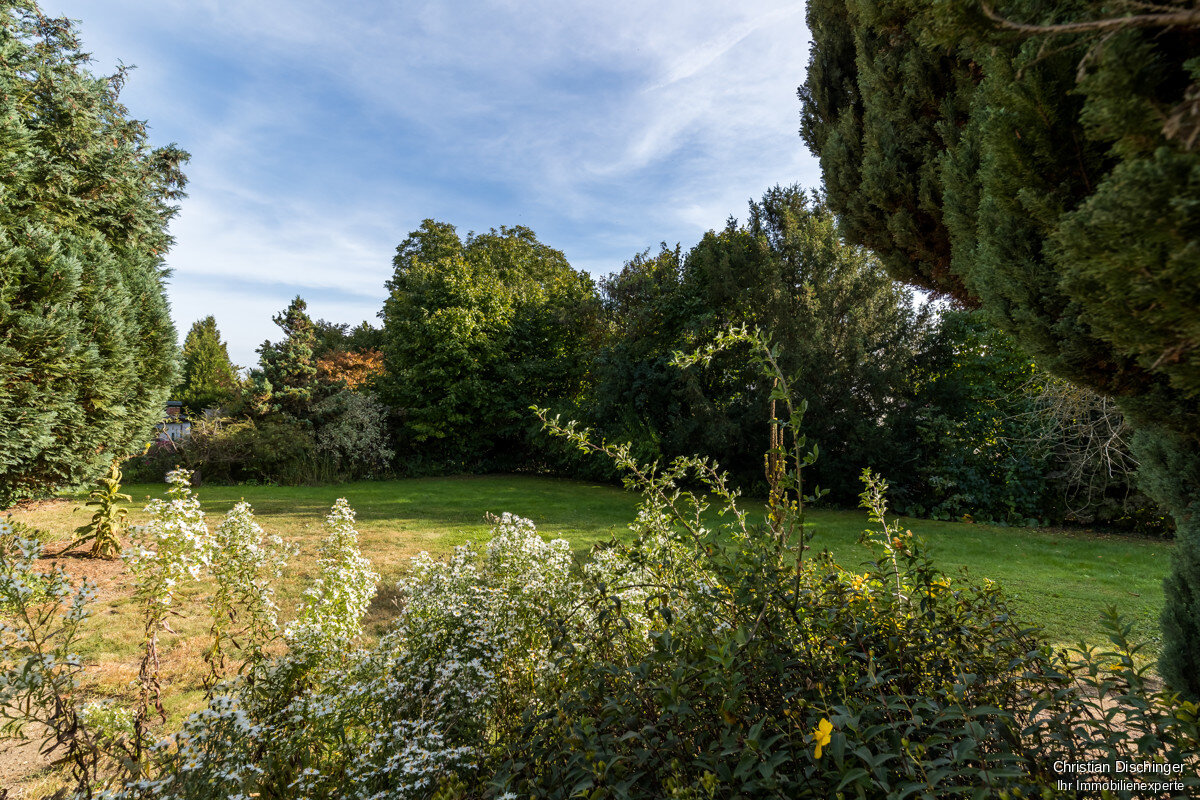 Einfamilienhaus zum Kauf 7,5 Zimmer 210 m²<br/>Wohnfläche 993 m²<br/>Grundstück Kareth Lappersdorf / Kareth 93138