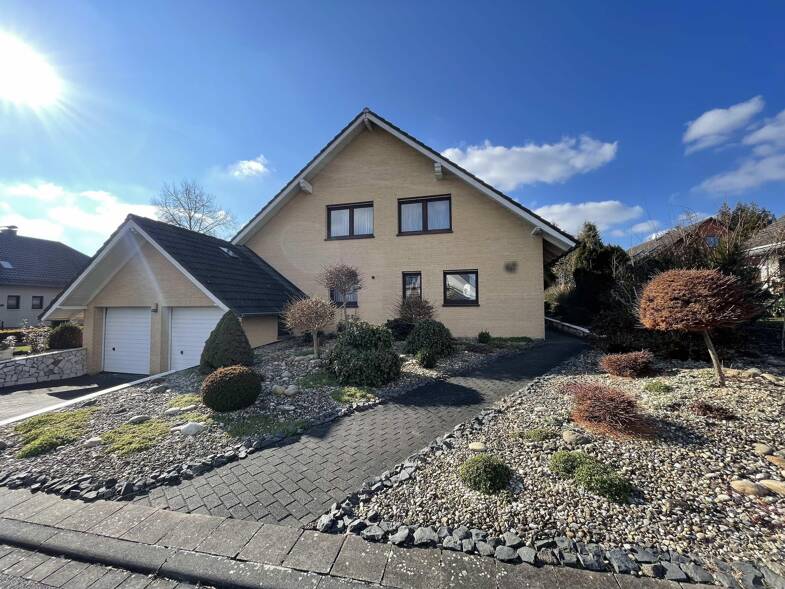 Einfamilienhaus zum Kauf 495.000 € 7 Zimmer 194 m² 765 m² Grundstück frei ab sofort Großenritte Baunatal 34225